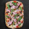 Pizza vs Pinsa: Decifrare le Differenze per un Viaggio Gastronomico Unico