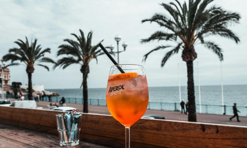 5 cocktail a base di vino da assaggiare in estate e dove sorseggiarli
